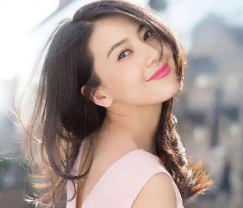 中国娱乐圈最性感女神排名_张雨绮高圆圆刘亦菲刘嘉玲林青霞_与林青霞齐名的女明星