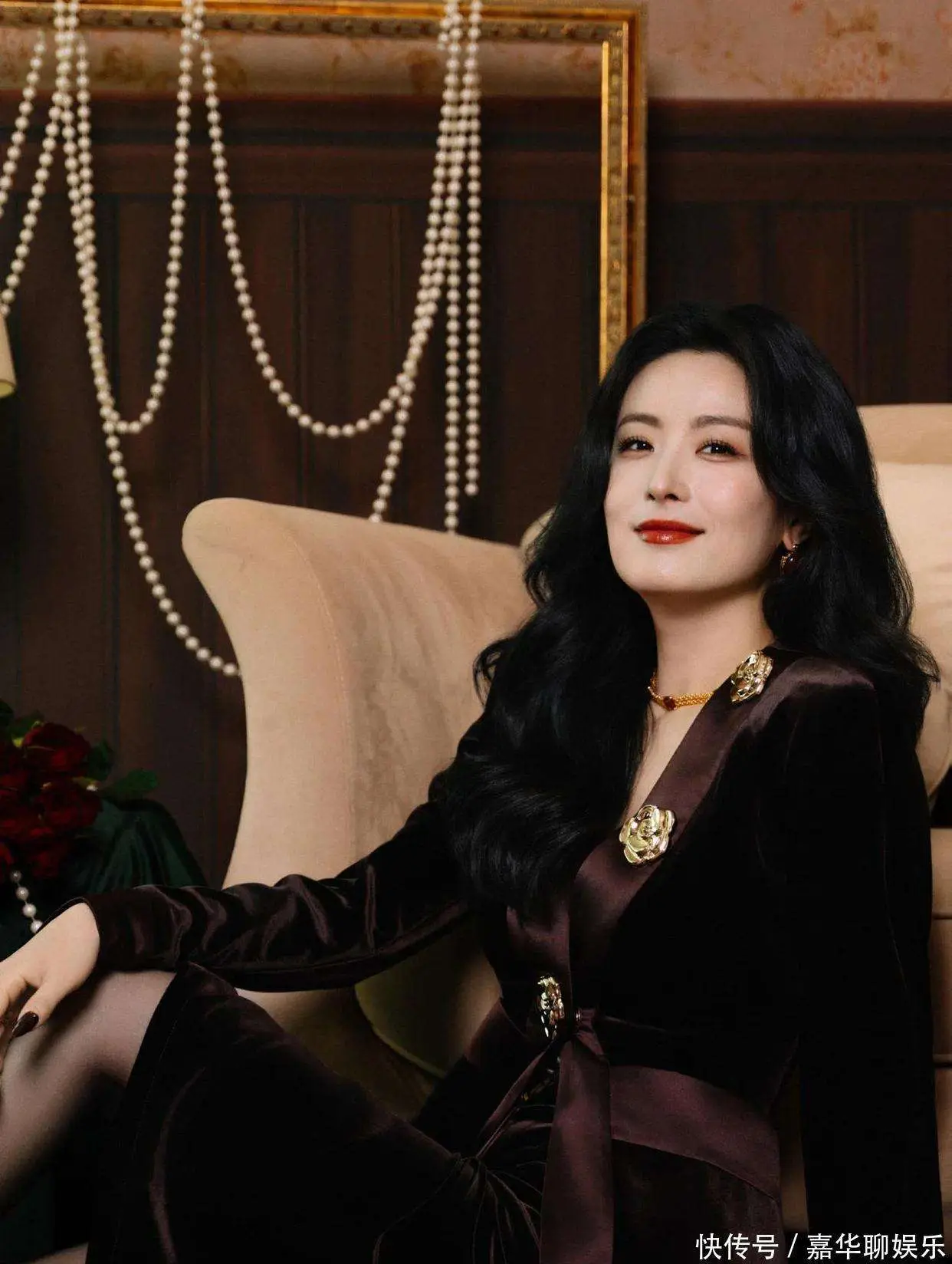 中国电视剧年度盛典红毯 优雅穿搭 中生代女星气质_中国女明星晚礼服