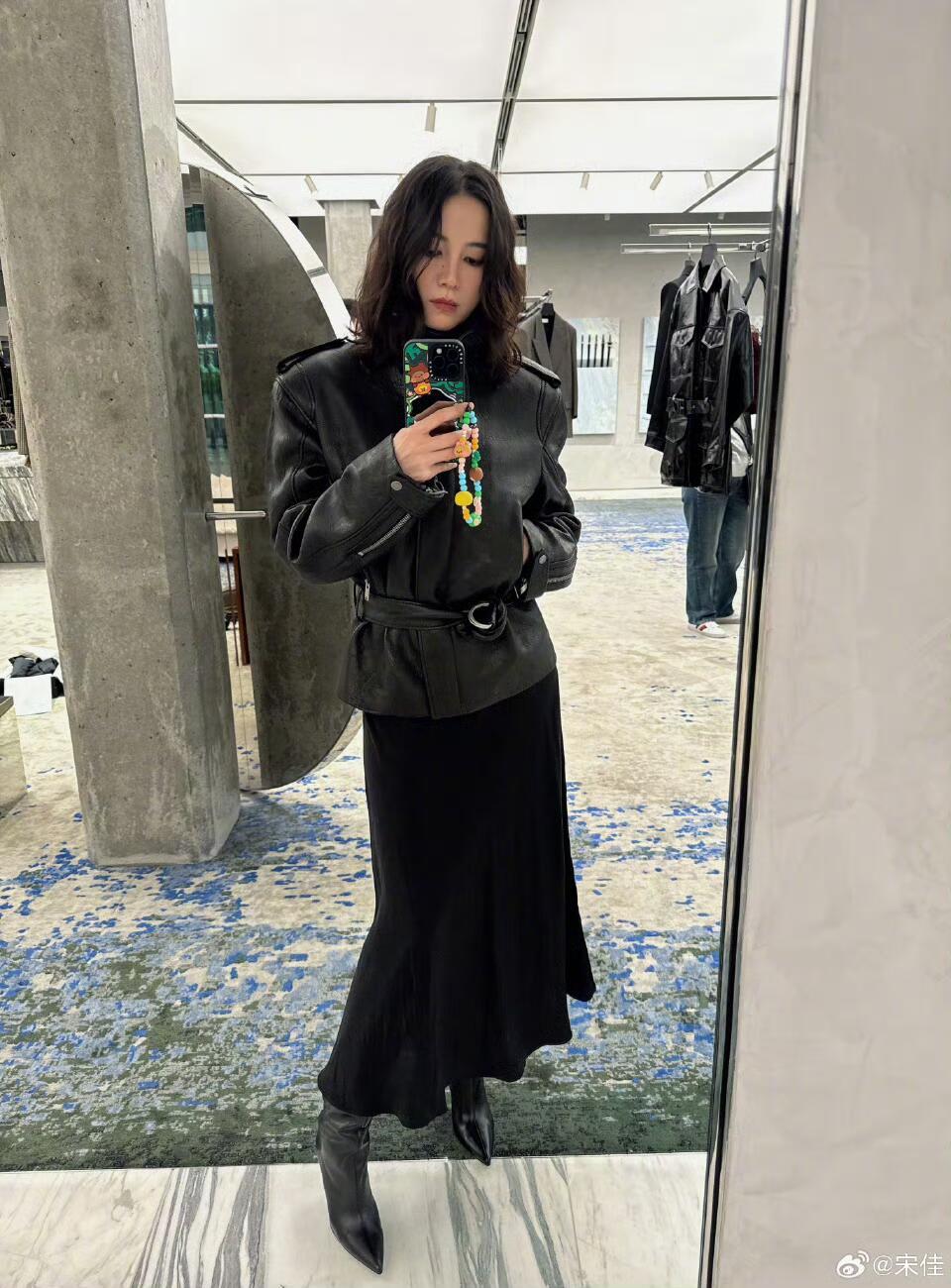 中年女性杨幂时髦穿搭_中国中年女明星_中年女性高圆圆时髦穿搭